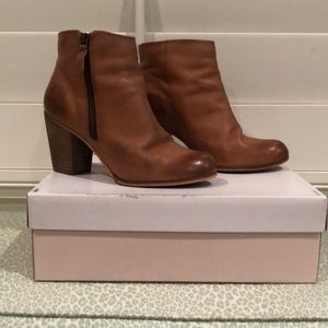 BP. Trolley Brown Leather Heeled Ankle Booties